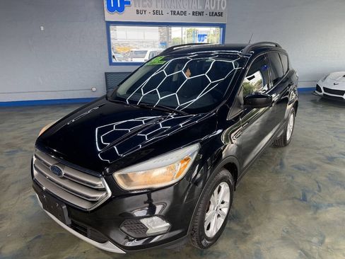 Used 2017 Ford Escape SE FWD image 5