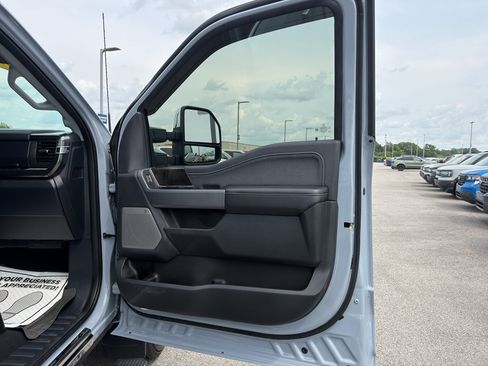 Used 2024 Ford F350 Lariat w/ Lariat Ultimate Package AWD/4WD image 20