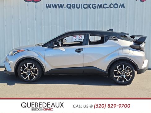 Used 2019 Toyota C-HR XLE FWD image 4