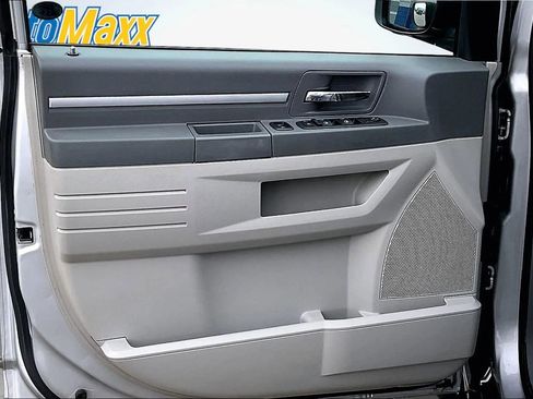 Used 2010 Dodge Grand Caravan SE FWD image 20