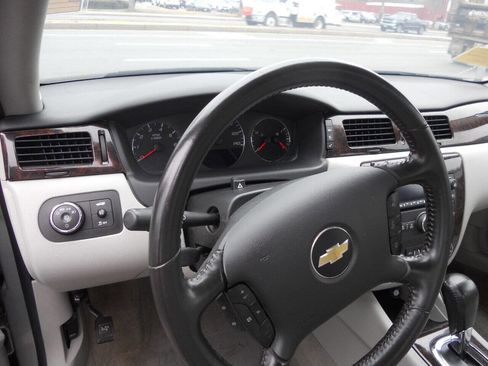 Used 2012 Chevrolet Impala LTZ image 3