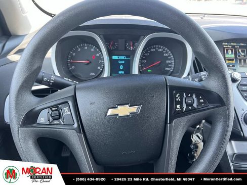 Used 2017 Chevrolet Equinox LS AWD/4WD image 18
