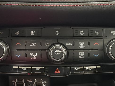 Used 2024 Dodge Durango R/T AWD/4WD image 18