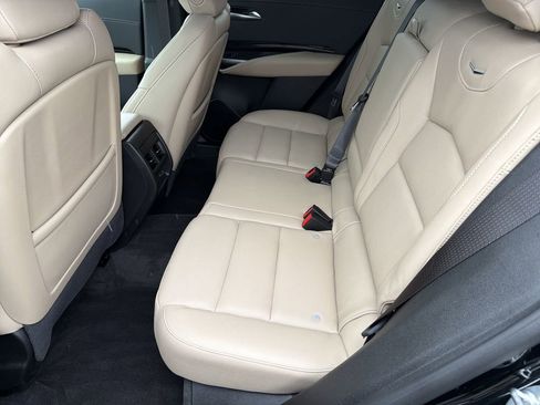 Used 2024 Cadillac XT4 Luxury w/ Cold Weather Package FWD image 13