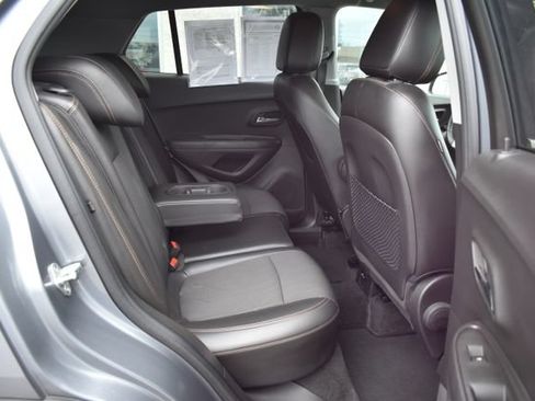 Used 2019 Chevrolet Trax LT w/ LT Convenience Package AWD/4WD image 36