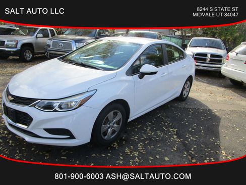 Used 2017 Chevrolet Cruze LS image 3
