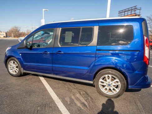 Used 2017 Ford Transit Connect XLT image 4