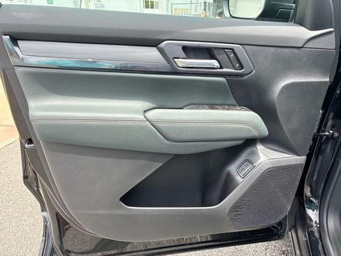 New 2026 GMC Terrain AT4 w/ Technology Package II AWD/4WD image 22