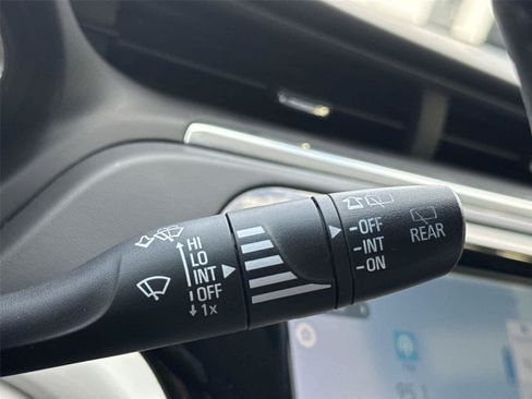 Used 2017 Chevrolet Bolt LT FWD image 26