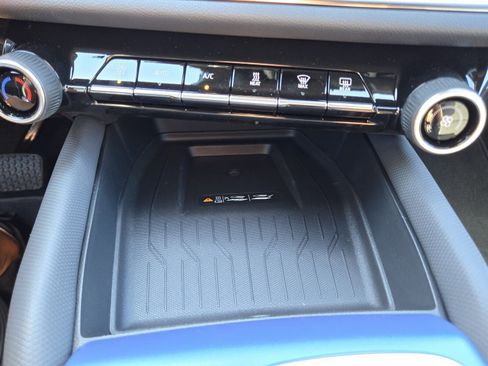 New 2026 Chevrolet Equinox EV LT image 14