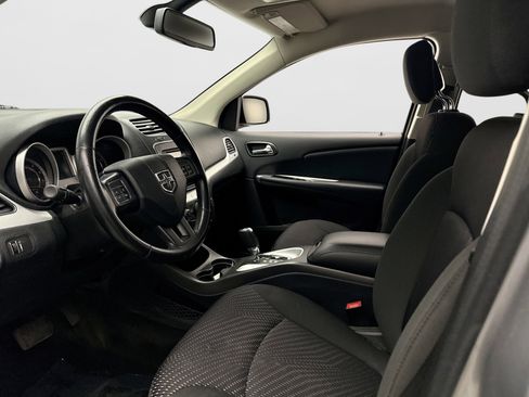 Used 2019 Dodge Journey SE FWD image 10