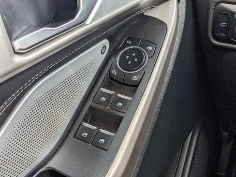 Used 2024 Ford Explorer Limited w/ Limited Technology Package RWD image 21