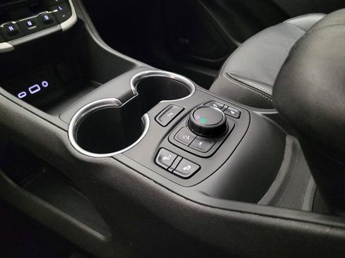 Used 2022 GMC Terrain SLT w/ Infotainment Package II FWD image 26