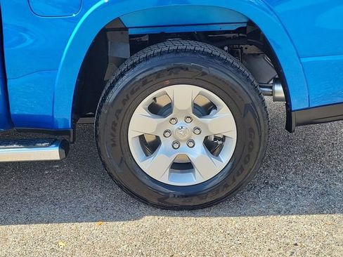 New 2026 RAM 1500 4x4 Crew Cab image 18