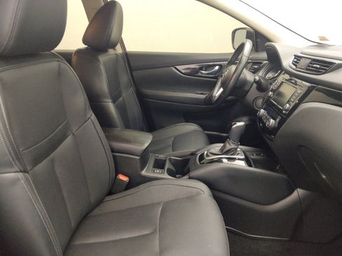Used 2019 Nissan Rogue Sport SL FWD image 21