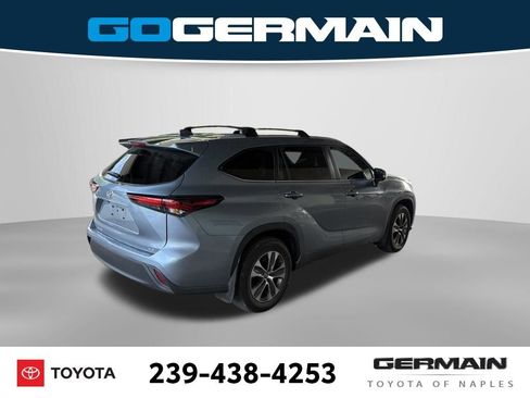 Used 2024 Toyota Highlander XLE image 7