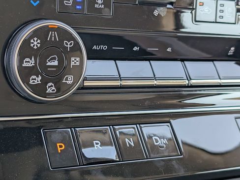 New 2026 Nissan Armada Platinum AWD/4WD image 14