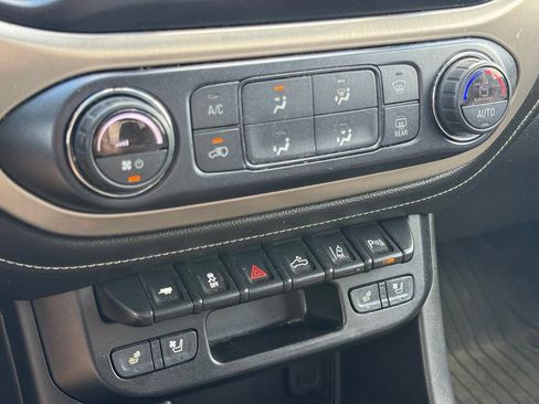 Used 2021 GMC Canyon Denali AWD/4WD image 18