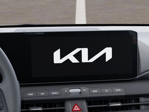 New 2025 Kia K4 LXS image 24