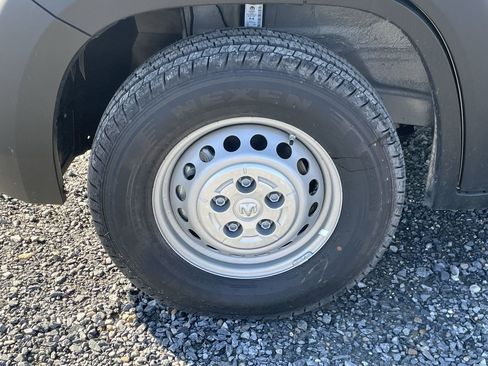 Used 2025 RAM ProMaster 2500 w/ Convenience Group image 10