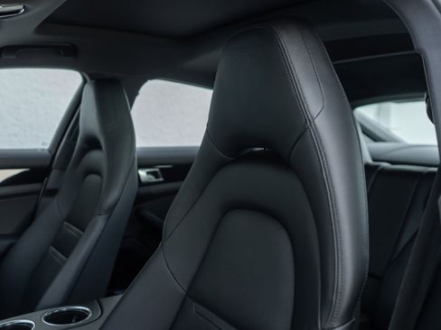 Used 2018 Porsche Panamera 4S image 24