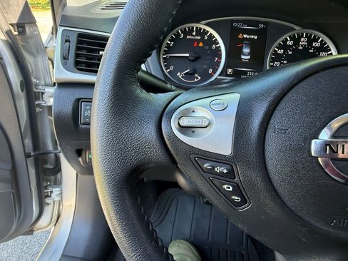 Used 2016 Nissan Sentra SV FWD image 17