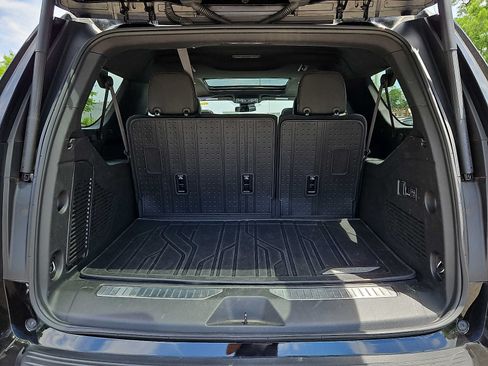 Used 2024 Chevrolet Suburban RST w/ Luxury Package AWD/4WD image 28
