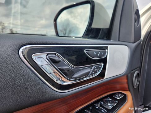Used 2023 Lincoln Navigator Reserve image 29