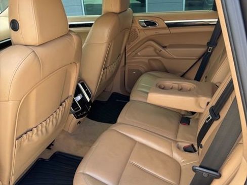 Used 2012 Porsche Cayenne image 3