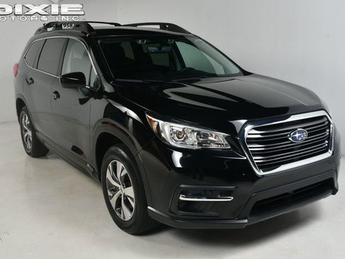 Used 2020 Subaru Ascent Premium w/ Convenience Package image 1