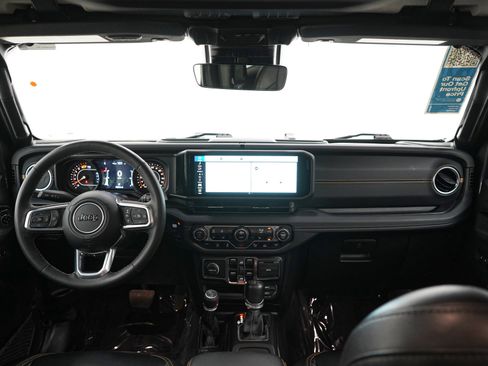 Used 2025 Jeep Wrangler Unlimited Sahara AWD/4WD image 13