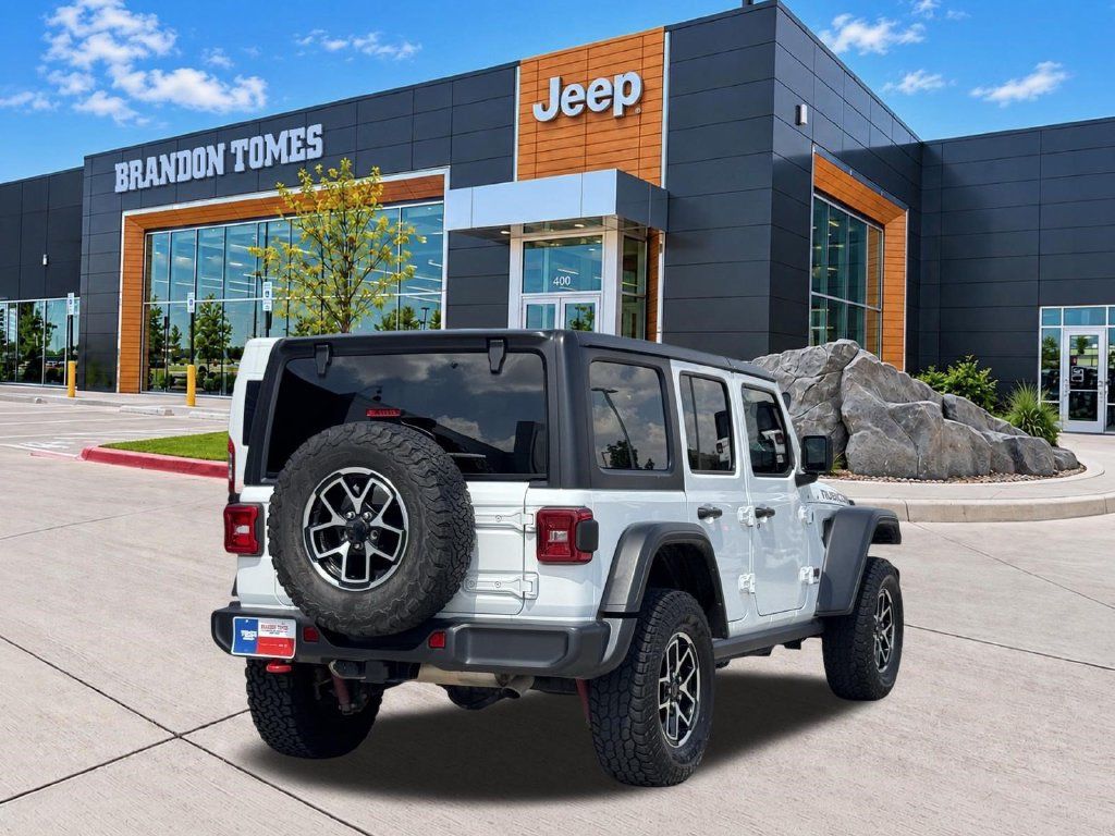 Used 2024 Jeep Wrangler Unlimited Rubicon AWD/4WD image 4