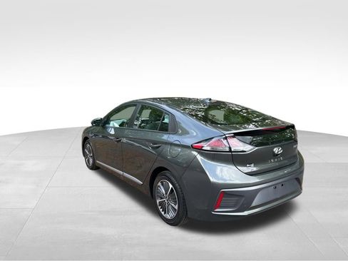 Used 2020 Hyundai Ioniq SE FWD image 3