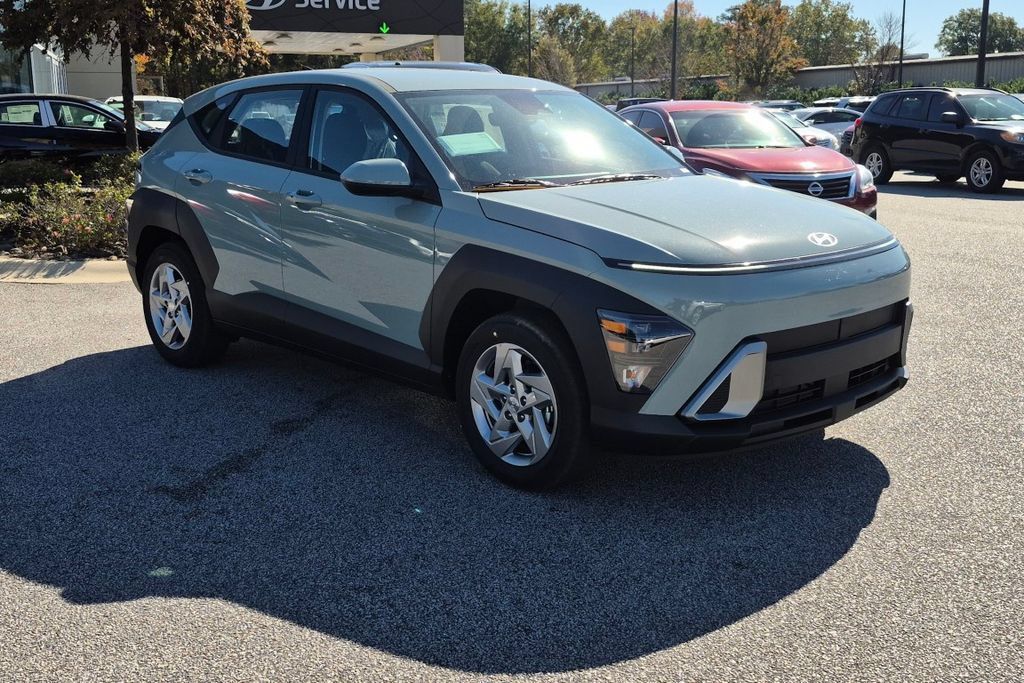 New 2027 Hyundai Kona SE FWD image 4