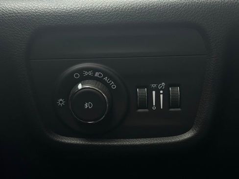 Certified 2022 Jeep Grand Cherokee Overland w/ Adv Protech Group III image 34