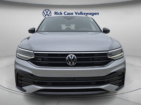 Used 2023 Volkswagen Tiguan SE R-Line image 5