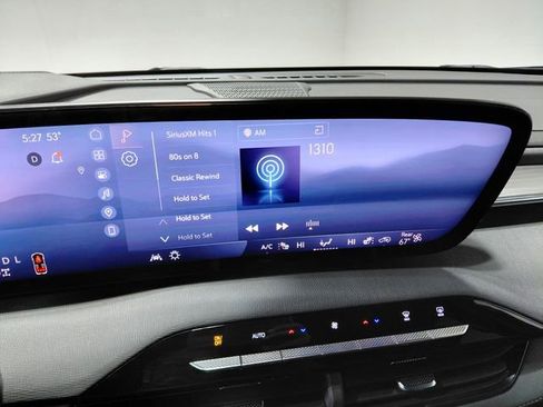 Used 2025 Buick Enclave Preferred image 32