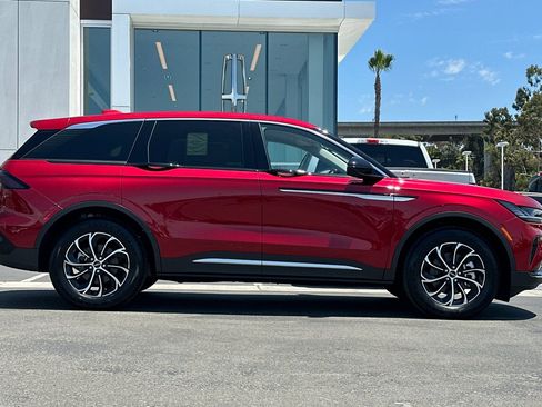 New 2026 Lincoln Nautilus Premier AWD/4WD image 2