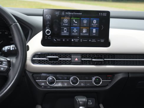 Used 2025 Honda HR-V EX-L image 17