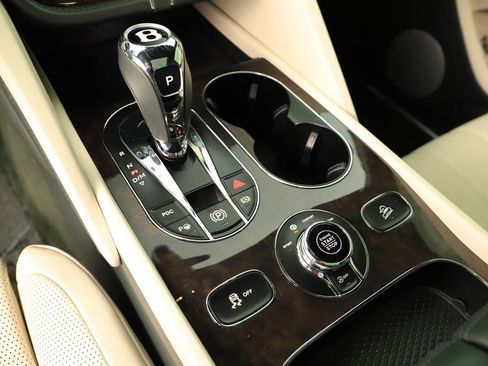 Used 2023 Bentley Bentayga Extended Wheelbase AWD/4WD image 30