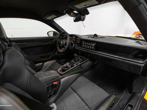 Used 2022 Porsche 911 GT3 RWD image 36