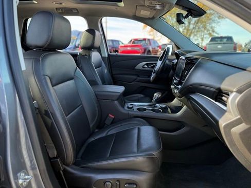 Used 2021 Chevrolet Traverse RS image 19