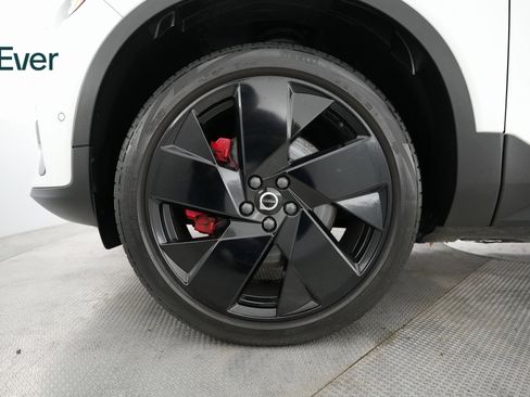 Used 2023 Volvo C40 P8 Recharge Ultimate image 17