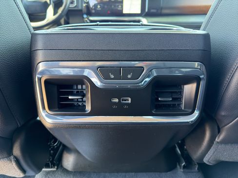 Used 2024 GMC Sierra 1500 Denali AWD/4WD image 10
