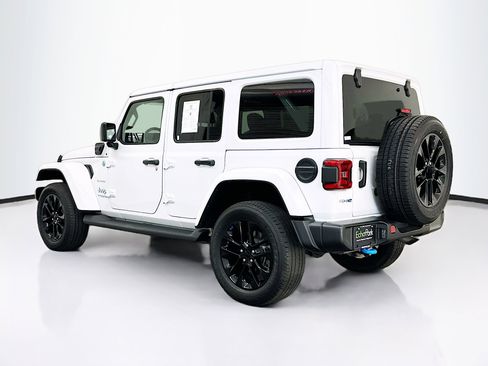Used 2022 Jeep Wrangler Sahara w/ Cold Weather Group image 5