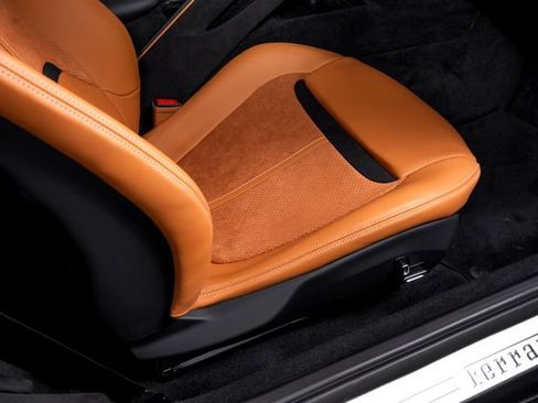 Used 2026 Ferrari Roma Spider RWD image 53
