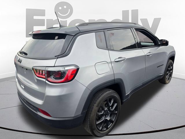 Used 2023 Jeep Compass Latitude w/ Convenience Group AWD/4WD image 5
