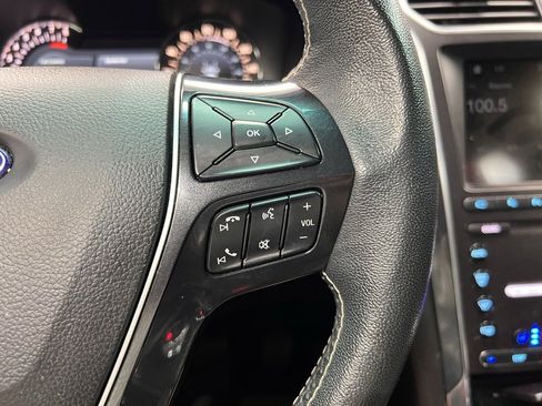Used 2019 Ford Explorer Platinum image 26