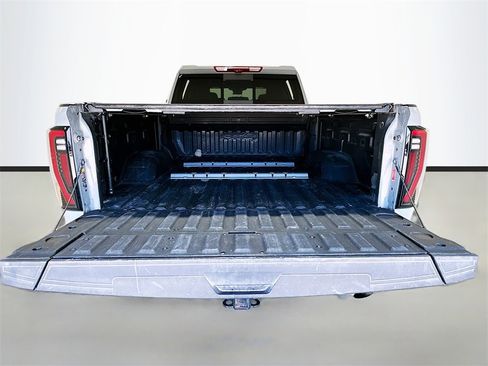 Used 2024 GMC Sierra 2500 AT4 w/ AT4 Premium Plus Package image 28