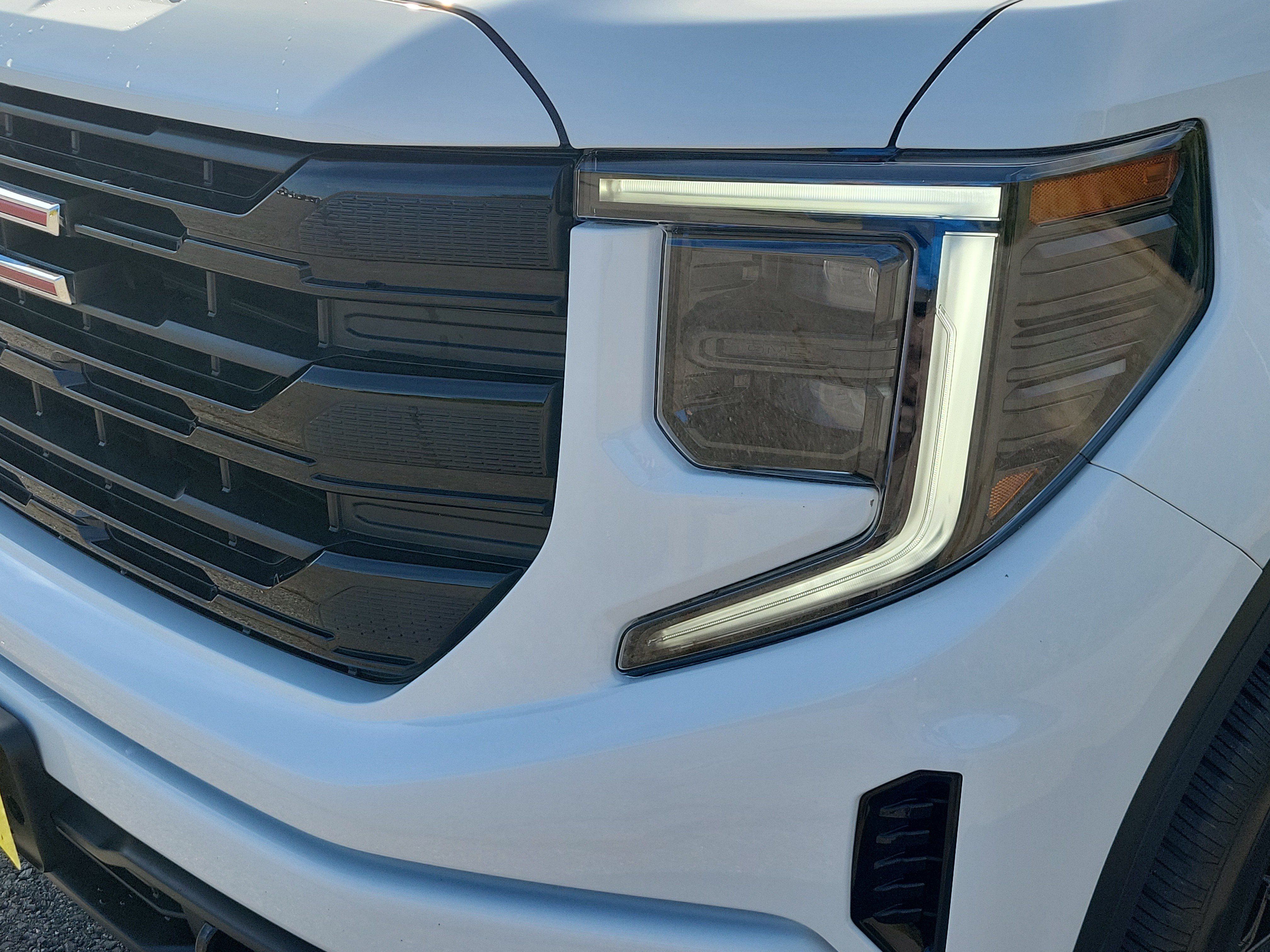 Used 2023 GMC Sierra 1500 Elevation w/ LPO, GMC Protection Package AWD/4WD image 9